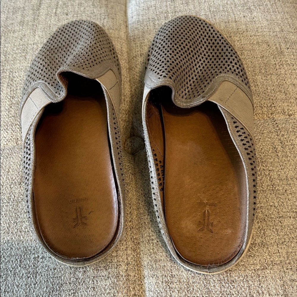 Frye Melanie Perth Mule sneakers in tan/gold perforated  leather size 9 - Picture 4 of 7